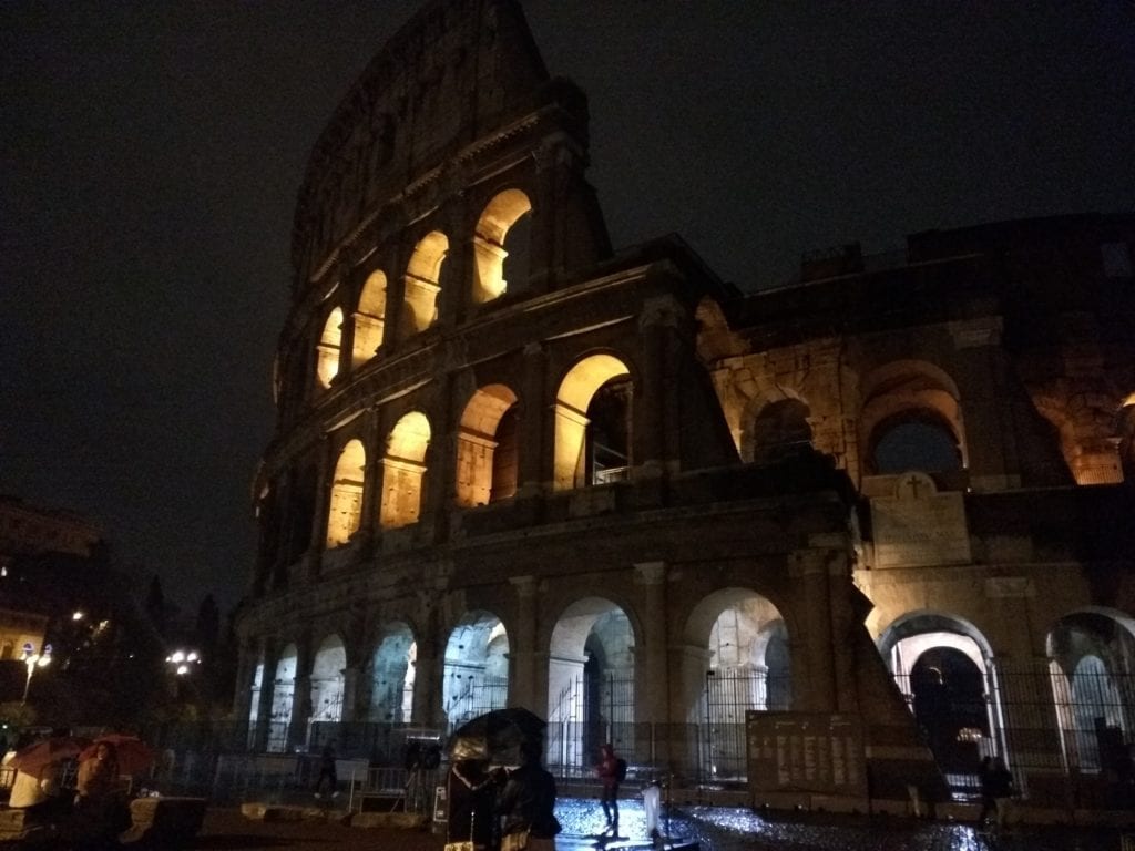 colosseum rome, backpacking europe itinerary 2 weeks, 2 week europe trip